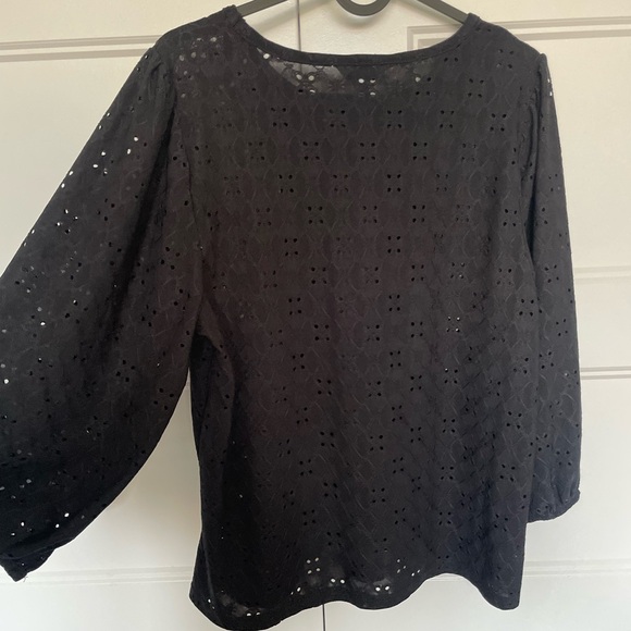 (3 for $24❣️) Reitmans Black Eyelet Top - Picture 6 of 9